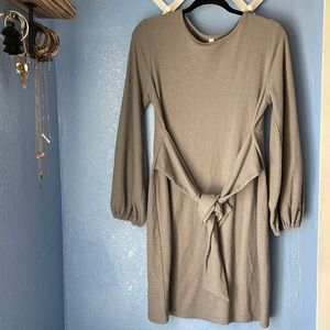 Cute gray dress, worn once, easy, comfortable size L